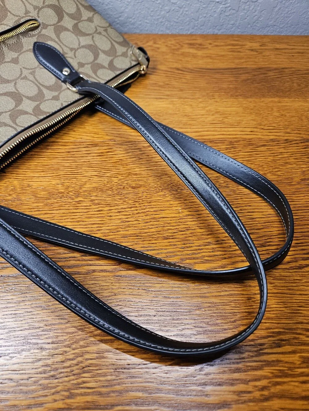 Coach Gallery Tote in Signature Canvas